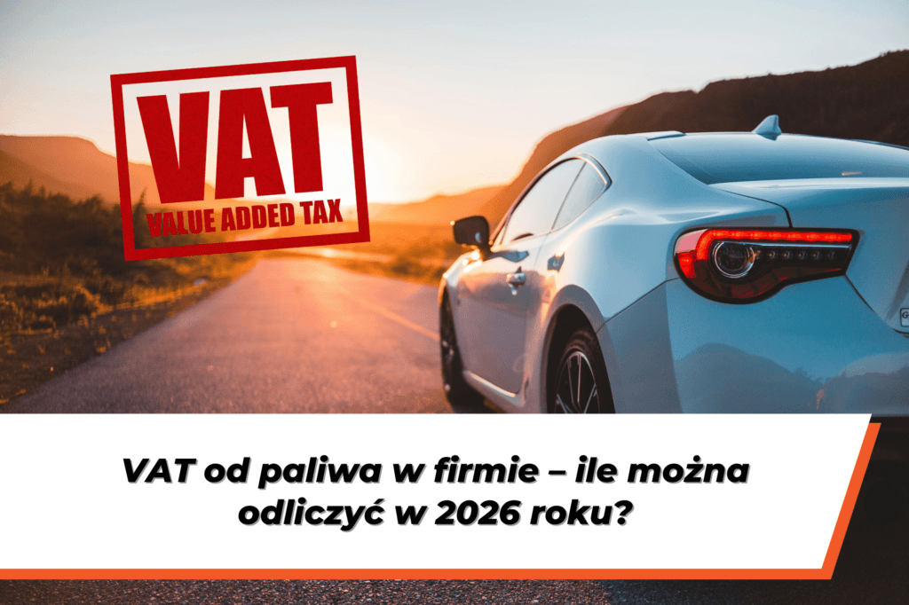 Samochód osobowy na drodze oraz symbol VAT na grafice ilustrującej temat VAT od paliwa w firmie i zasad odliczenia podatku VAT od paliwa w 2026 roku.